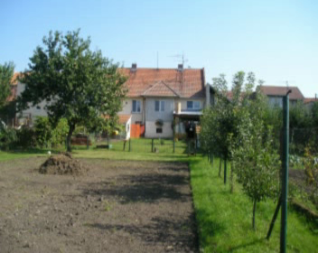 Tuin huis Breclav, te koop Moravie, Tsjechie.